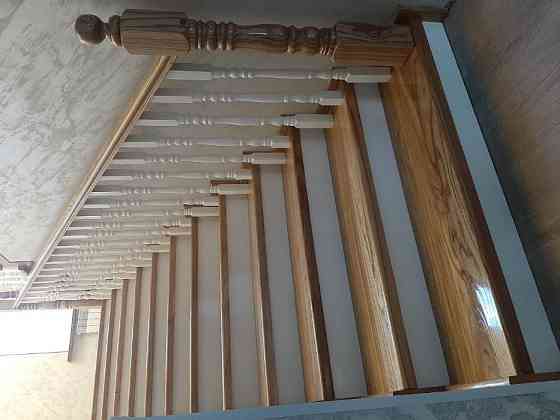Установка лестницы на заказ из ценных пород древесины,каркас из металл Алматы