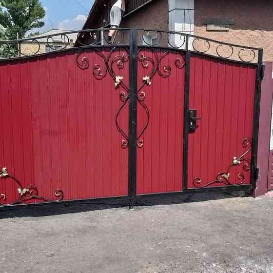 Металлические двери решетки ворота оградки забор мебель лофт Шахтинск