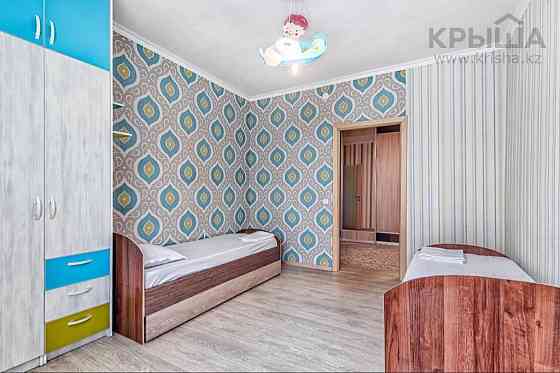 3-комнатная квартира, 90 м², 1/9 этаж посуточно, Сауран 7 Астана
