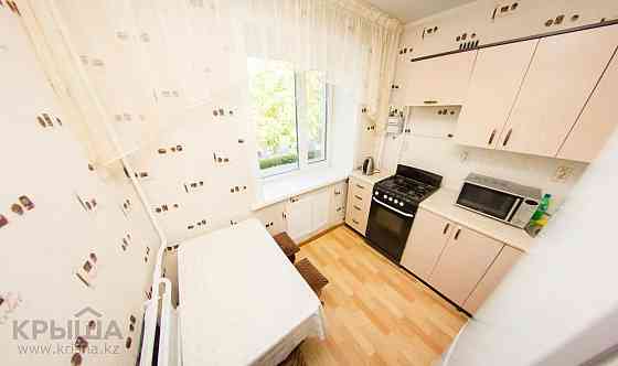 1-комнатная квартира, 33 м², 2/5 этаж посуточно, Интернациональная 77 — Гоголя Петропавловск