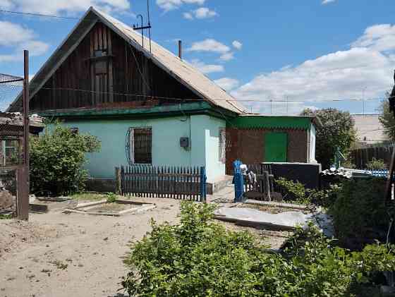 Продам частный благоустроенный дом 3 комнаты, общая - 75 кв.м., кухня - 9 кв.м., участок - 7 соток Семей